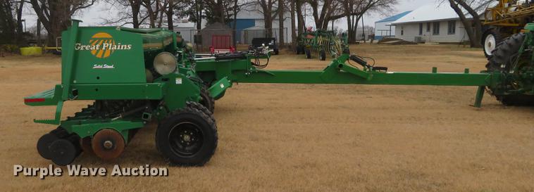 image for item DE6561 Great Plains 3S-3000HD Solid Stand grain drill