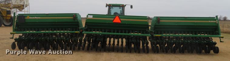 image for item DE6561 Great Plains 3S-3000HD Solid Stand grain drill
