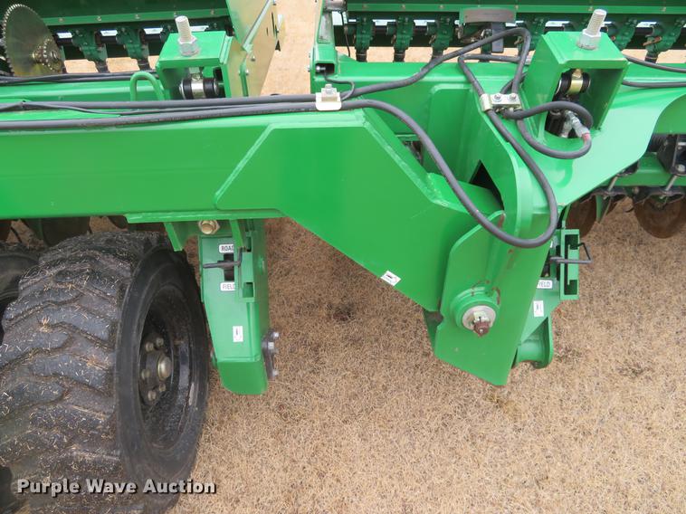 image for item DE6561 Great Plains 3S-3000HD Solid Stand grain drill