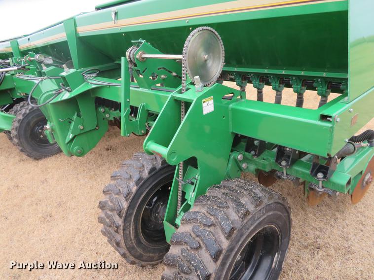 image for item DE6561 Great Plains 3S-3000HD Solid Stand grain drill
