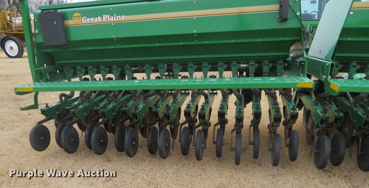 image for item DE6561 Great Plains 3S-3000HD Solid Stand grain drill
