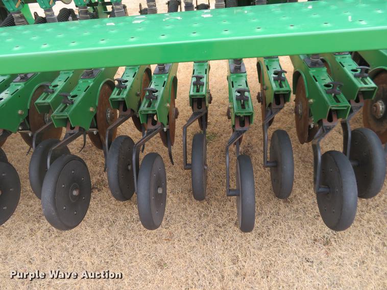 image for item DE6561 Great Plains 3S-3000HD Solid Stand grain drill