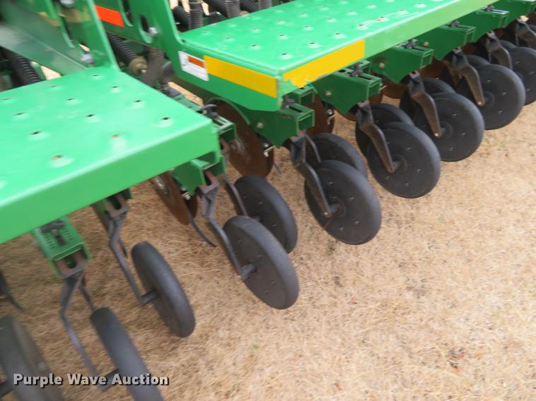 image for item DE6561 Great Plains 3S-3000HD Solid Stand grain drill