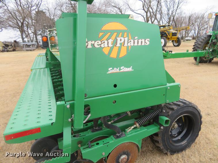 image for item DE6561 Great Plains 3S-3000HD Solid Stand grain drill