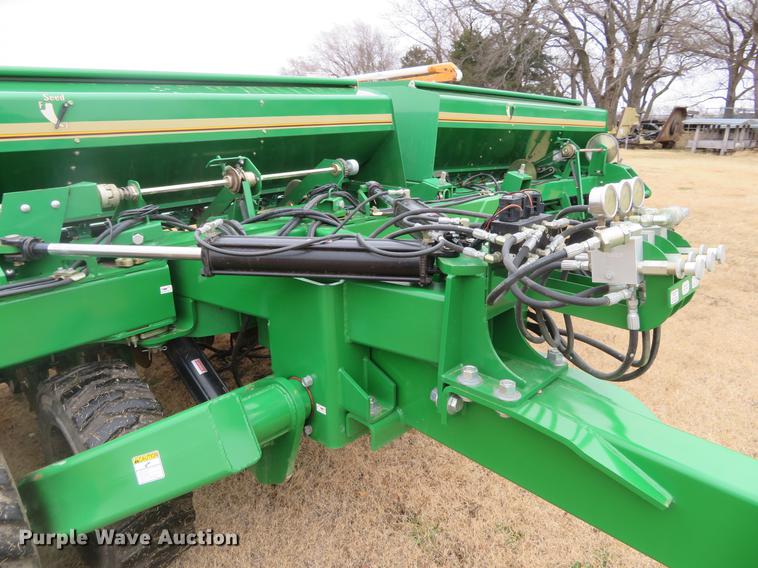 image for item DE6561 Great Plains 3S-3000HD Solid Stand grain drill