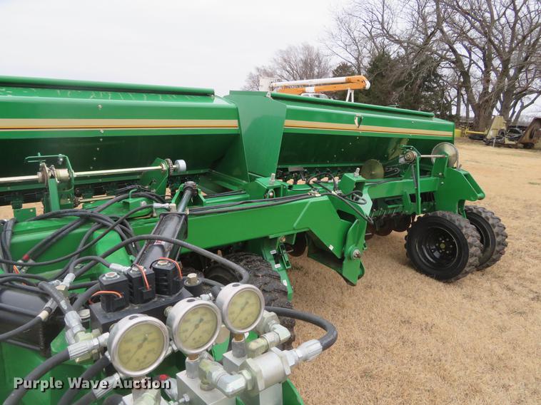 image for item DE6561 Great Plains 3S-3000HD Solid Stand grain drill