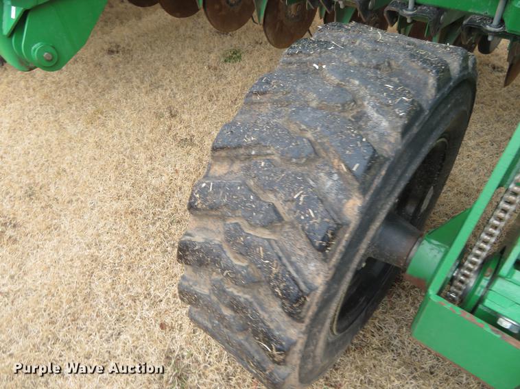 image for item DE6561 Great Plains 3S-3000HD Solid Stand grain drill