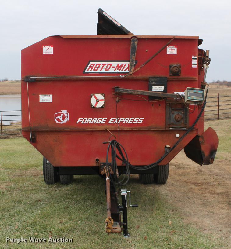 image for item DE6834 RotoMix 524-15B Forage Express feed mixer