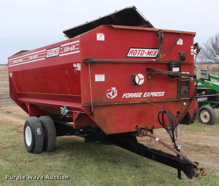 image for item DE6834 RotoMix 524-15B Forage Express feed mixer