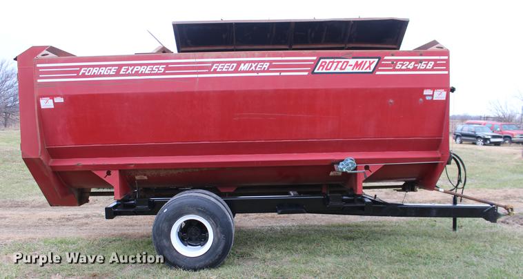 image for item DE6834 RotoMix 524-15B Forage Express feed mixer