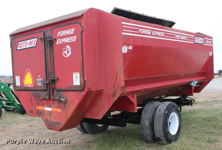 image for item DE6834 RotoMix 524-15B Forage Express feed mixer