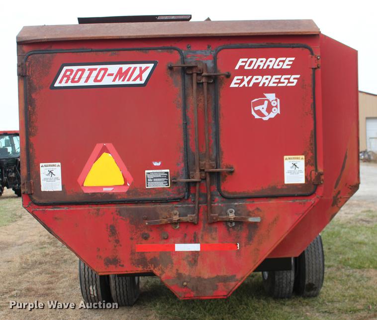 image for item DE6834 RotoMix 524-15B Forage Express feed mixer