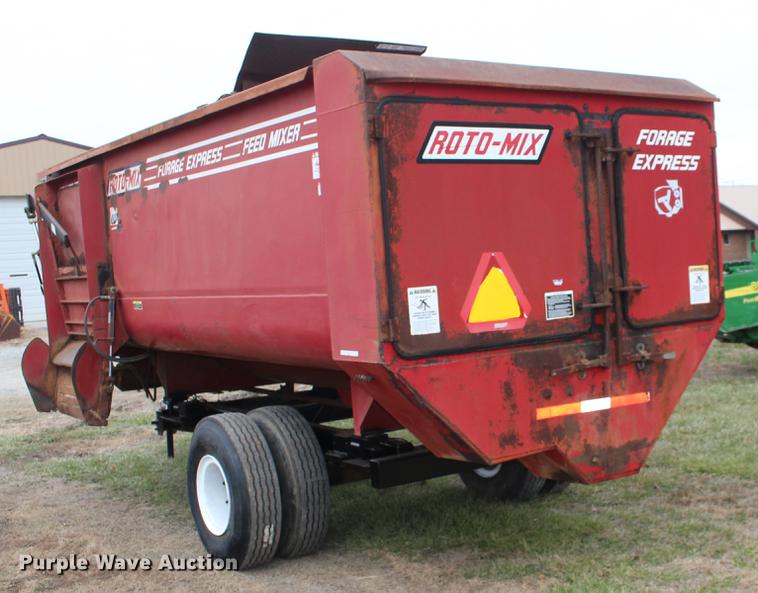 image for item DE6834 RotoMix 524-15B Forage Express feed mixer