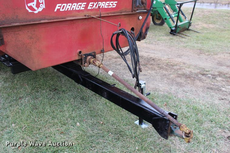 image for item DE6834 RotoMix 524-15B Forage Express feed mixer