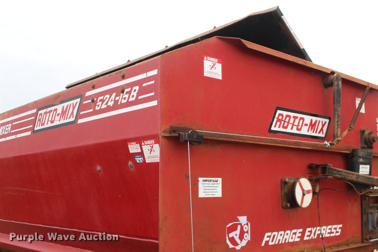 image for item DE6834 RotoMix 524-15B Forage Express feed mixer