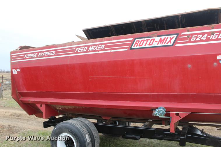 image for item DE6834 RotoMix 524-15B Forage Express feed mixer