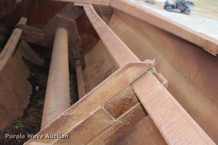 image for item DE6834 RotoMix 524-15B Forage Express feed mixer