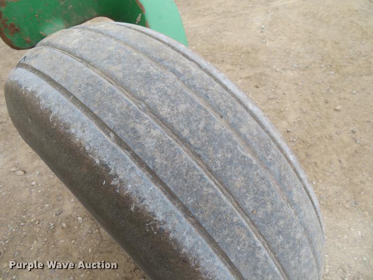 image for item DE8778 2006 John Deere 4895 windrower