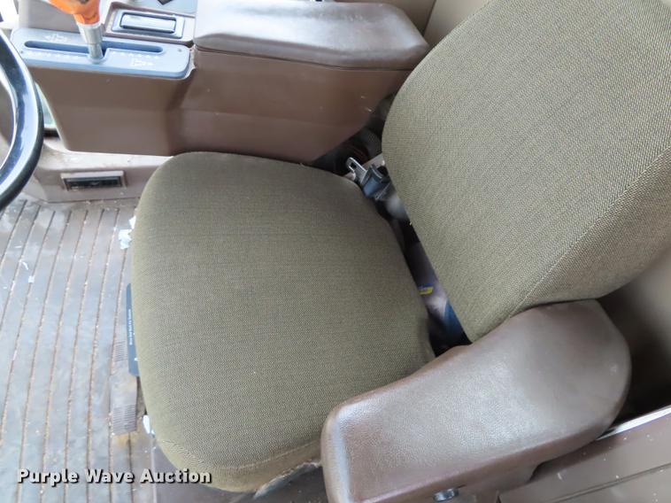 image for item DF1312 1999 John Deere 9610 RWA combine