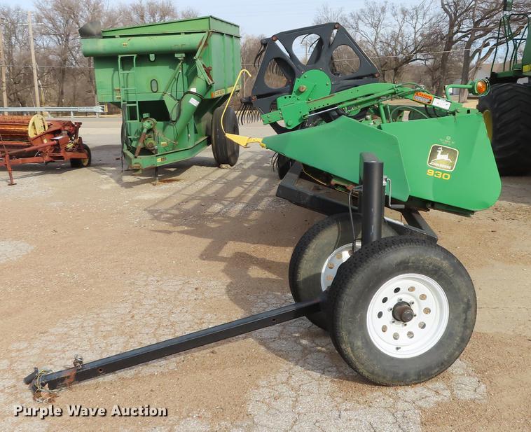 image for item DF1313 1998 John Deere 930 flex head and trailer