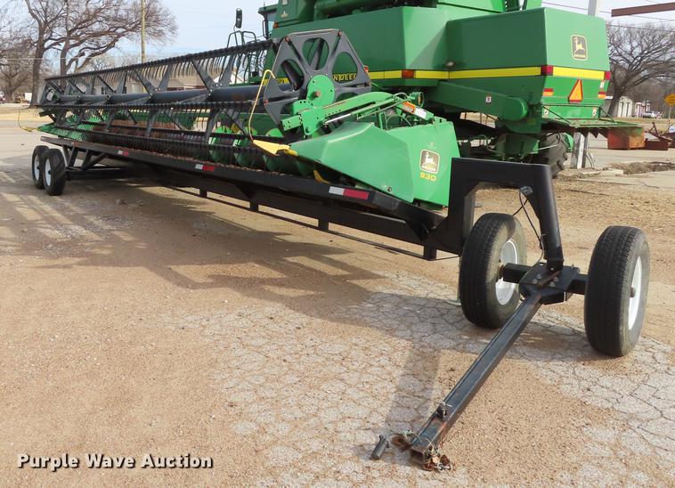 image for item DF1313 1998 John Deere 930 flex head and trailer