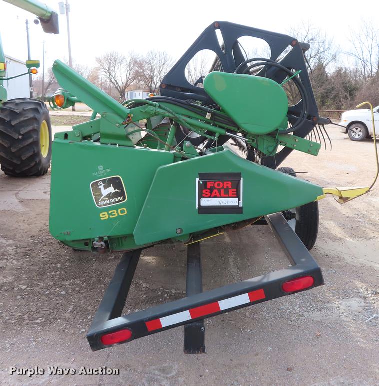 image for item DF1313 1998 John Deere 930 flex head and trailer