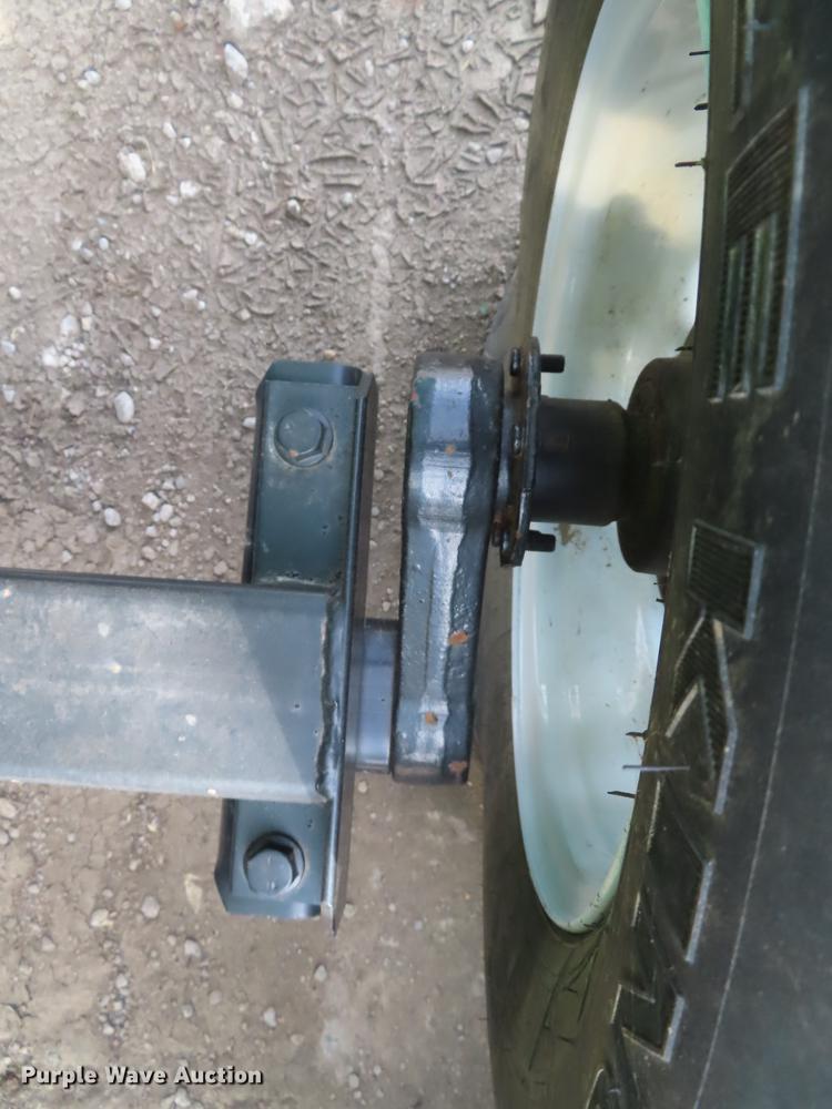 image for item DF1313 1998 John Deere 930 flex head and trailer