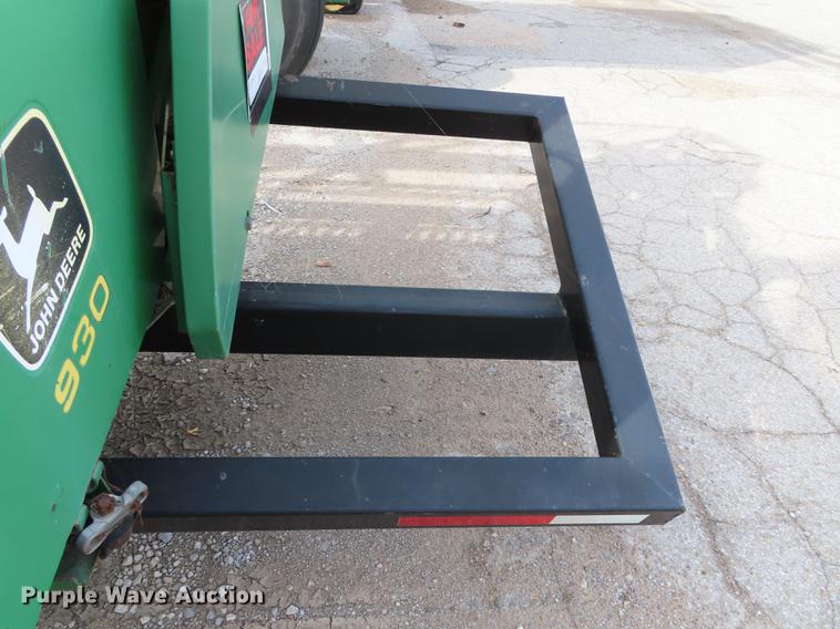 image for item DF1313 1998 John Deere 930 flex head and trailer