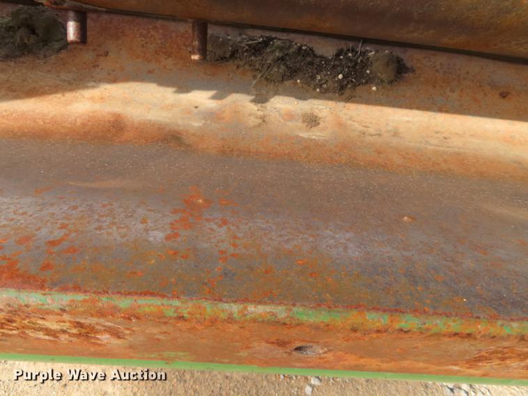 image for item DF1313 1998 John Deere 930 flex head and trailer