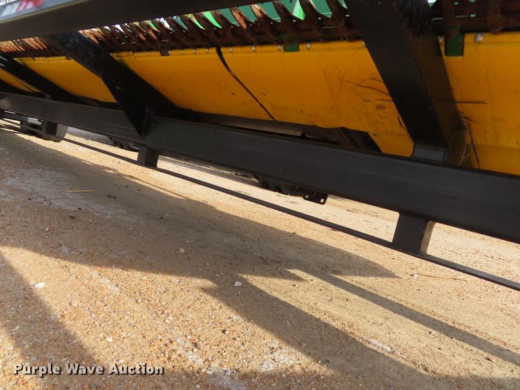 image for item DF1313 1998 John Deere 930 flex head and trailer