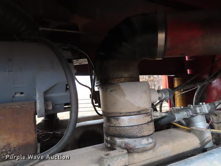 image for item DF1321 1975 Versatile 700 4WD tractor