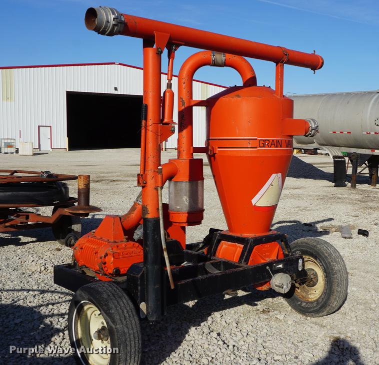 image for item DF1585 1987 Caldwell 2950 grain vacuum