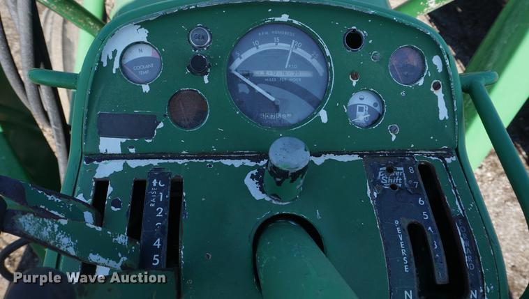 image for item DF1640 1965 John Deere 4020 tractor