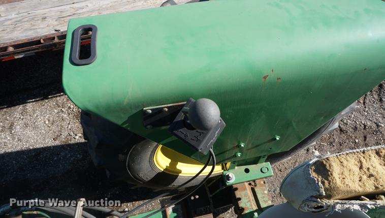 image for item DF1640 1965 John Deere 4020 tractor