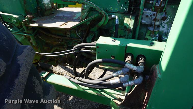 image for item DF1640 1965 John Deere 4020 tractor