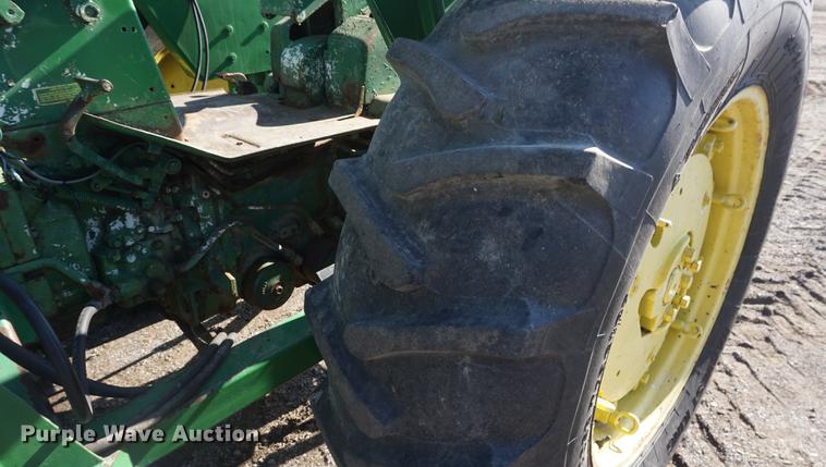 image for item DF1640 1965 John Deere 4020 tractor