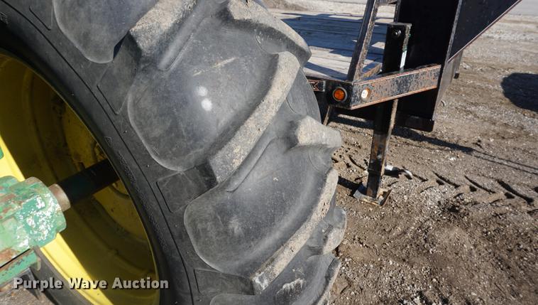 image for item DF1640 1965 John Deere 4020 tractor