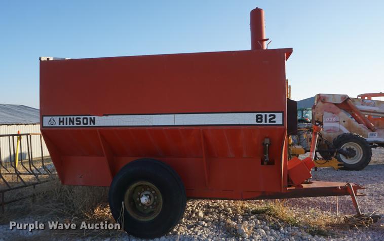 image for item DF1642 Hinson 812 grain cart