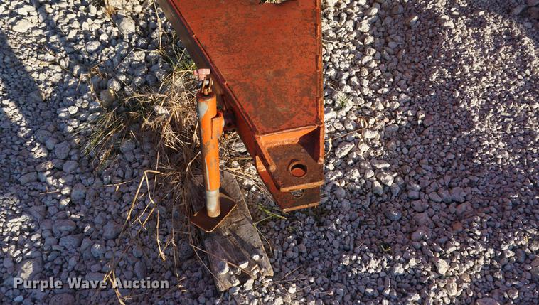 image for item DF1642 Hinson 812 grain cart