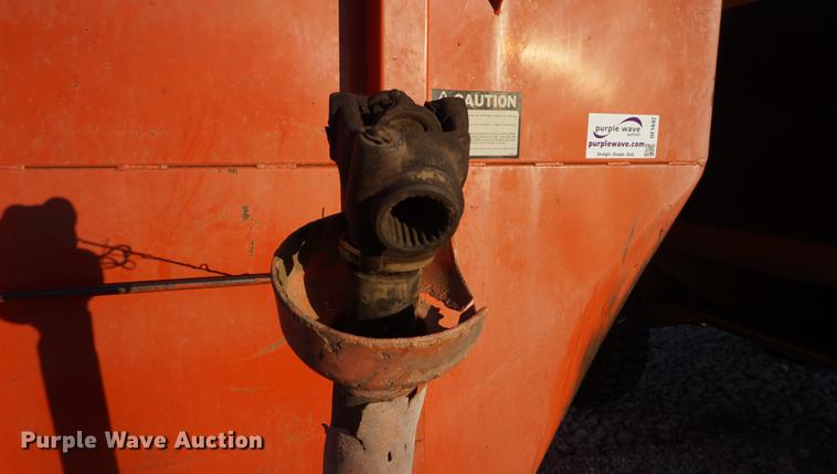 image for item DF1642 Hinson 812 grain cart