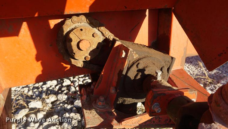 image for item DF1642 Hinson 812 grain cart