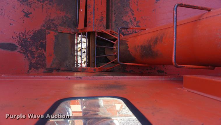 image for item DF1642 Hinson 812 grain cart