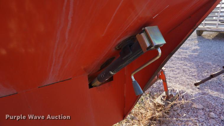 image for item DF1642 Hinson 812 grain cart