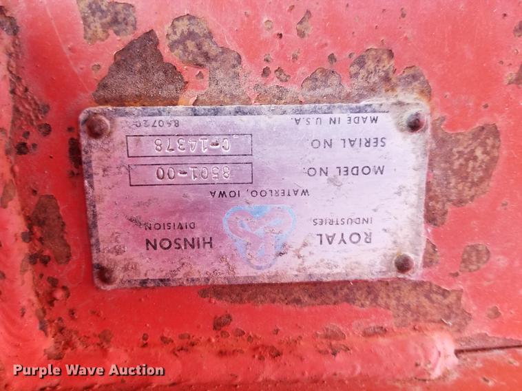 image for item DF1642 Hinson 812 grain cart