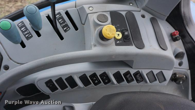 image for item DF1684 2015 New Holland T6.155 MFWD tractor