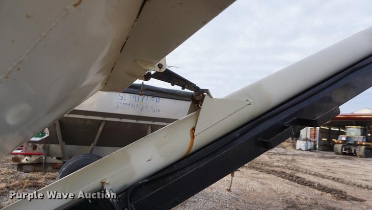 image for item DF1689 Friesen 375 seed tender