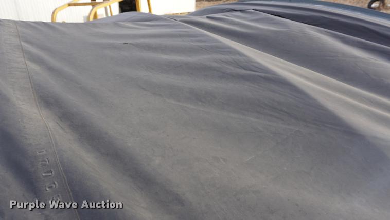 image for item DF1689 Friesen 375 seed tender