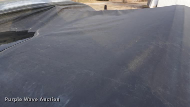 image for item DF1689 Friesen 375 seed tender