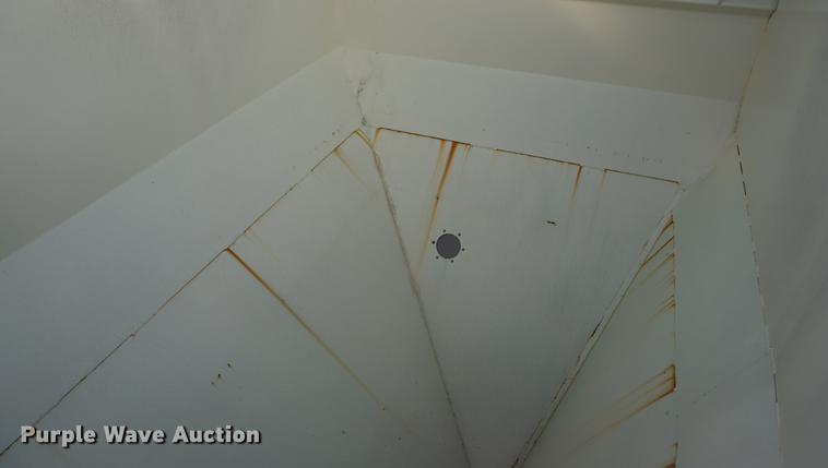 image for item DF1689 Friesen 375 seed tender