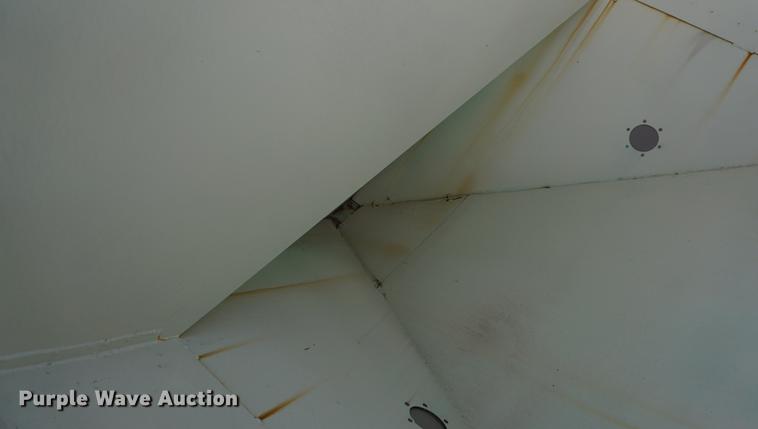 image for item DF1689 Friesen 375 seed tender